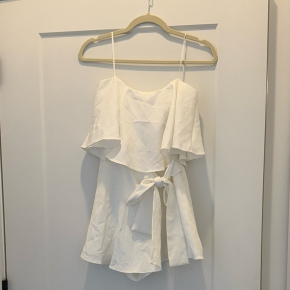 NWT White Ruffle Dress - Picture 1 of 3